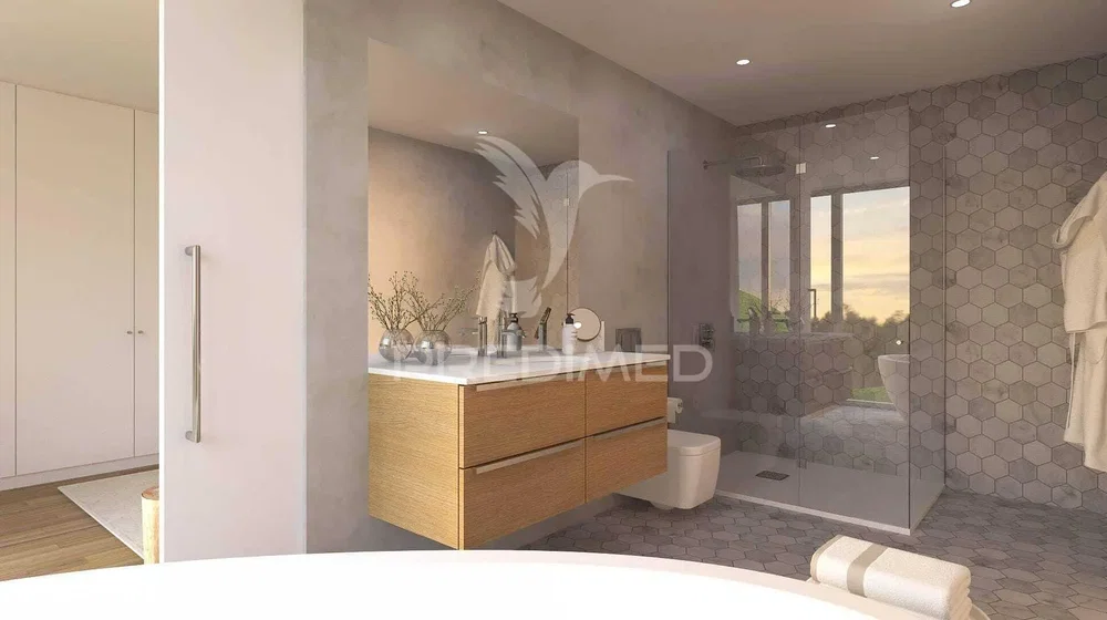 Banyo; fayans zemin, doğal ışık, tadilatlı, manzara