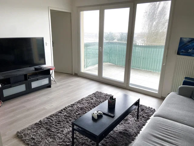 Дневна соба; поглед, природно светло