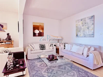 Oturma odası; modern stil, doğal ışık