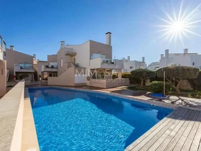 Dům a okolí; výhled, přirozené světlo