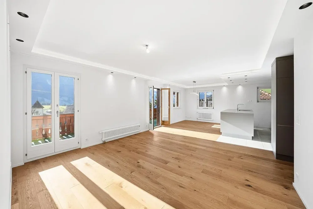 Salon; lumière naturelle, parquet, vue
