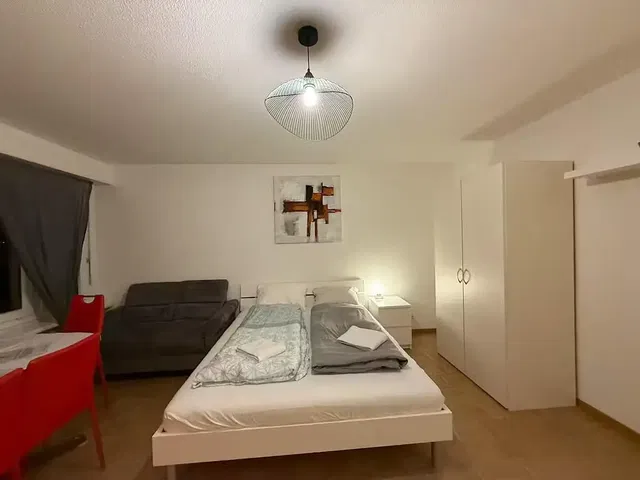 Bedroom; natural light, modern style