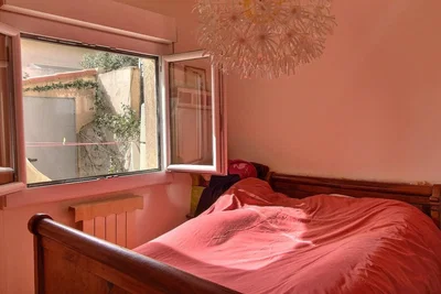 Yatak odası; doğal ışık, modern stil