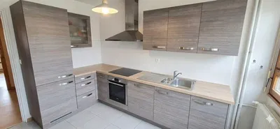 Kuchyně; kuchyňské spotřebiče, dlažba, po rekonstrukci, přirozené světlo