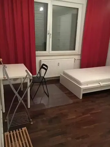 Bedroom; wood floor, natural light