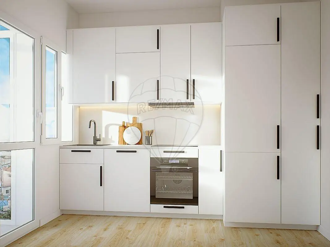 Кухиња; кухињски апарати, поглед, дрвени под, природно светло, модерни стил