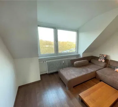 Dnevna soba; pogled, drveni pod, prirodno svjetlo