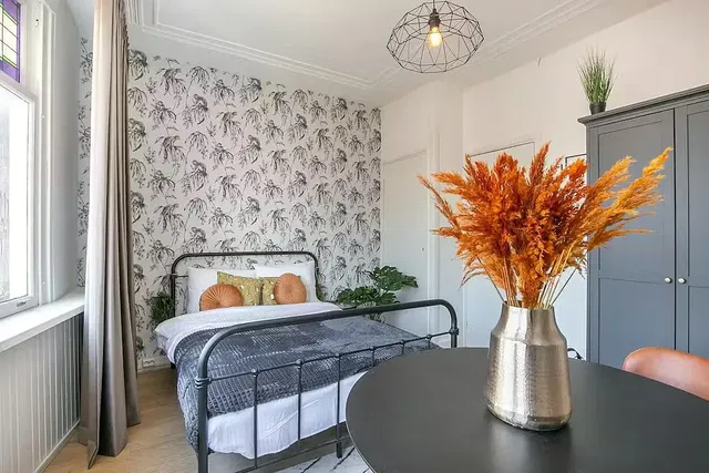 Camera da letto; luce naturale, stile moderno