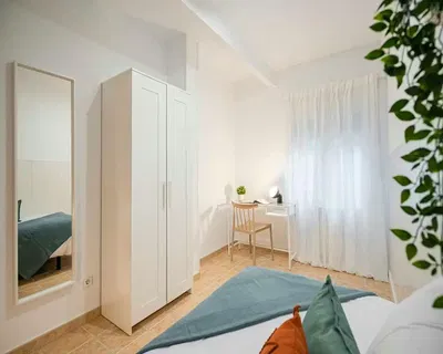 Yatak odası; doğal ışık, modern stil