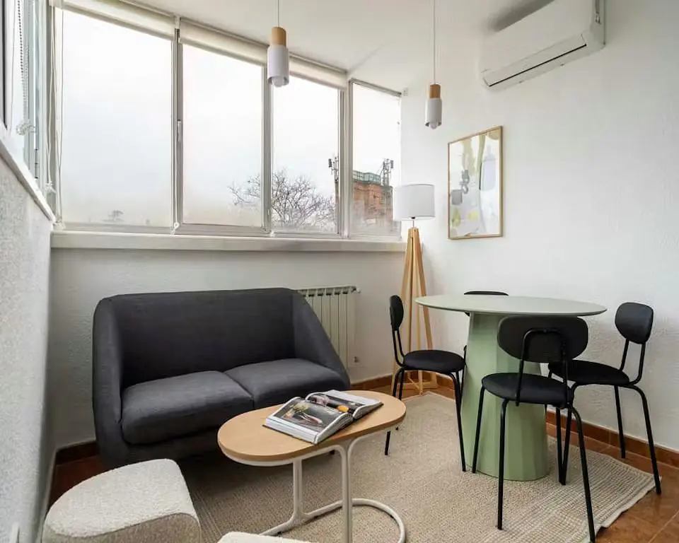 Wohnzimmer; tageslicht, moderner stil