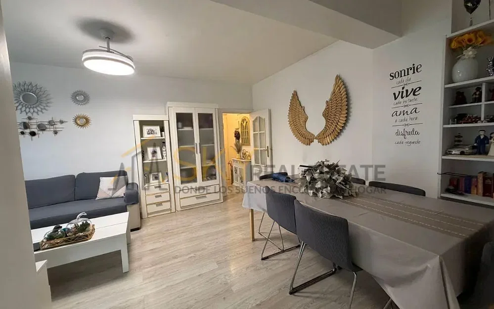 Oturma odası; modern stil, doğal ışık