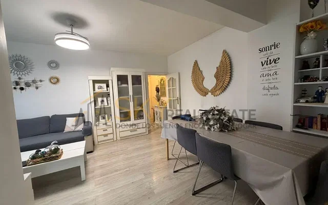 Obývací pokoj; moderní styl, přirozené světlo