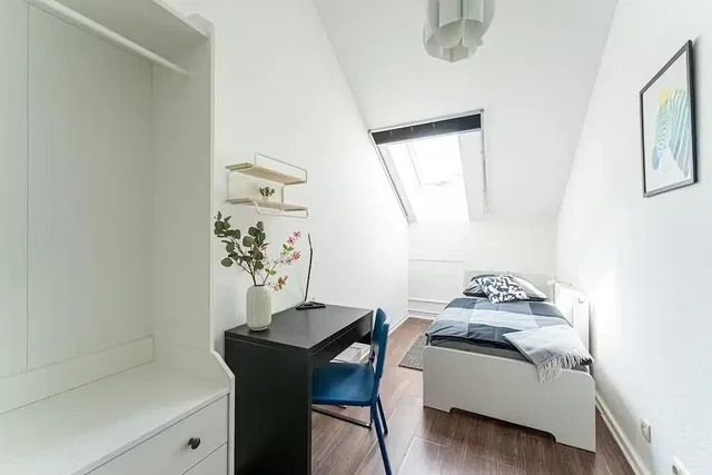 Camera da letto; luce naturale, stile moderno