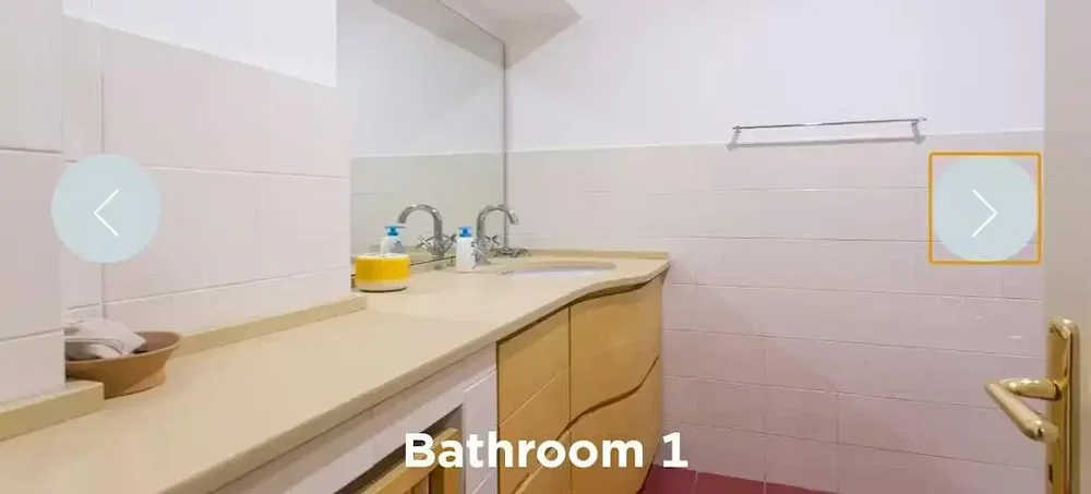Badezimmer; fliesenboden, tageslicht