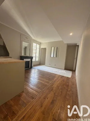 Cuisine; parquet, lumière naturelle
