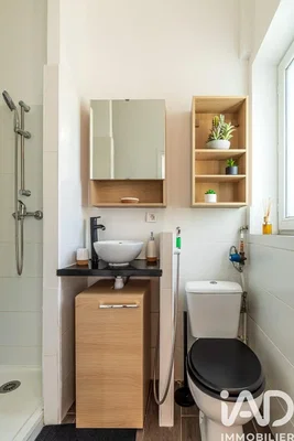 Tuvalet; tadilatlı, doğal ışık, modern stil