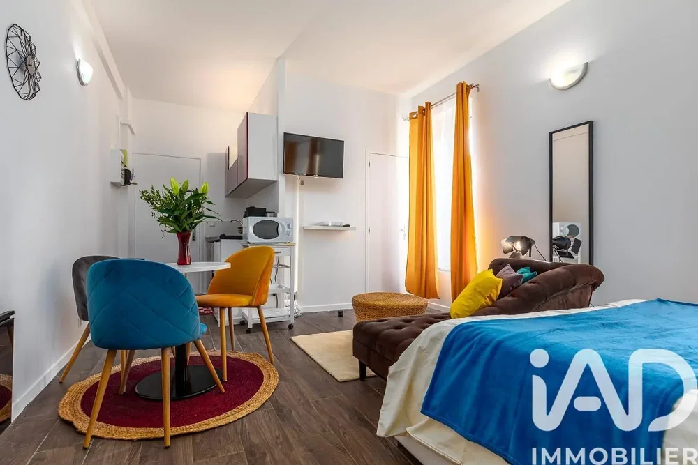 Yatak odası; doğal ışık, modern stil