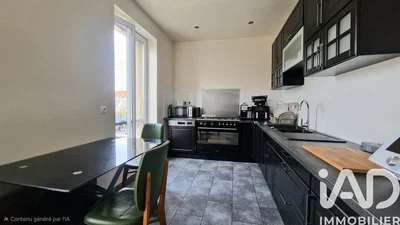 Кухиња; кухињски апарати, плочице, природно светло, модерни стил