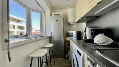Cucina; vista, elettrodomestici, luce naturale
