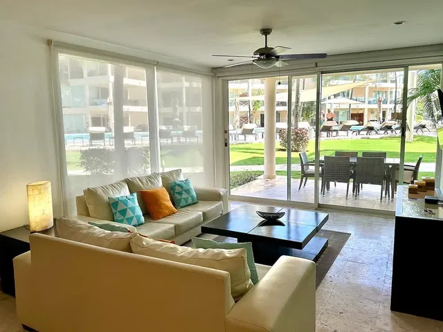 Дневна соба; поглед, природно светло