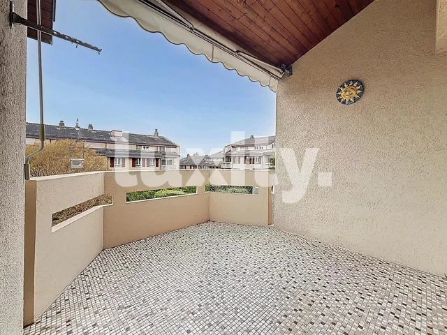 شرفة; أرضية من البلاط, إطلالة