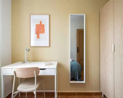 Schlafzimmer; moderner stil, holzboden, fliesenboden