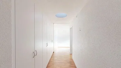 Kammer; holzboden, tageslicht