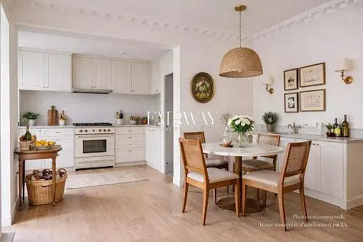 Cuisine; électroménager, lumière naturelle, style moderne