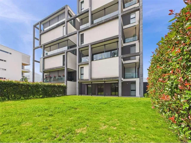 Casa e arredores; vista