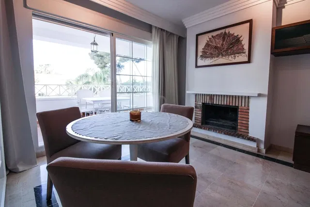 Wohnzimmer; kamin, blick, tageslicht