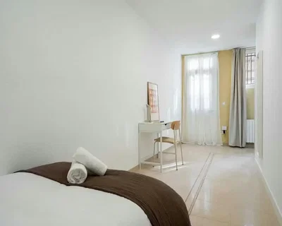 Spavaća soba; prirodno svjetlo, pločice