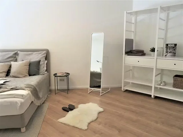Chambre; parquet, lumière naturelle, style moderne