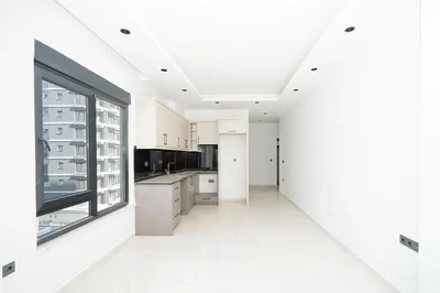 مطبخ; إطلالة, أرضية من البلاط, ضوء طبيعي, أسلوب عصري