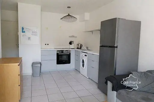 Kitchen; kitchen appliances, tile floor