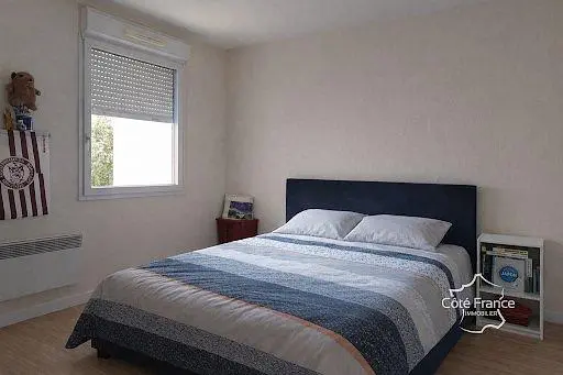 Bedroom; natural light, modern style