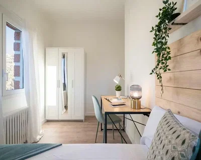 Spavaća soba; prirodno svjetlo, moderni stil