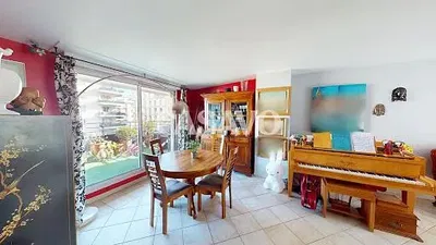 Oturma odası; manzara, doğal ışık