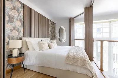 Spavaća soba; prirodna svjetlost, moderan stil