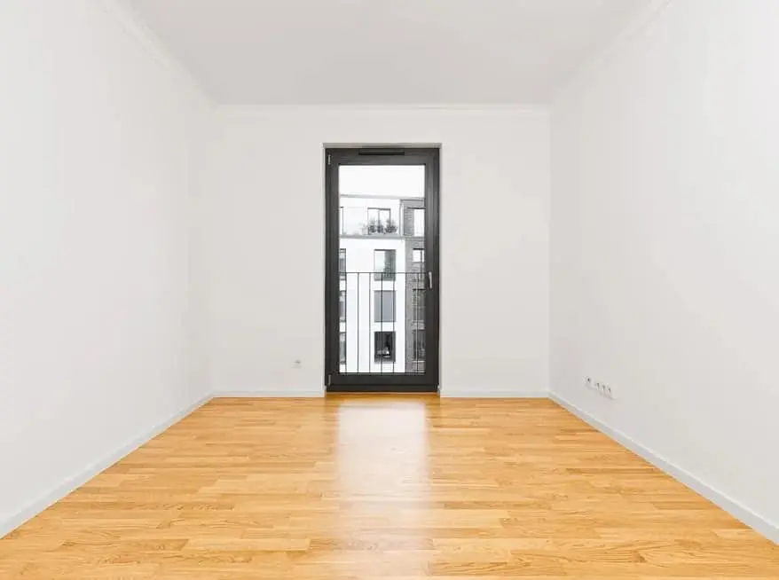 Wohnzimmer; blick, holzboden, tageslicht