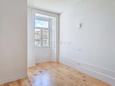 Schlafzimmer; holzboden, tageslicht