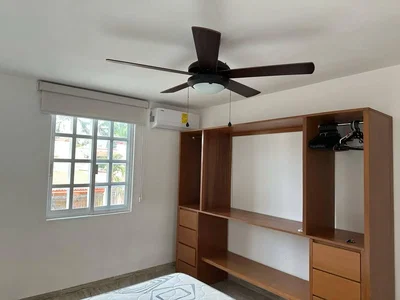 Schlafzimmer; tageslicht, holzbalken