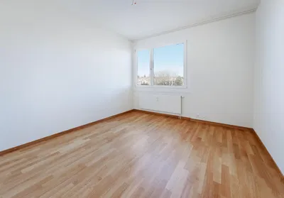 Wohnzimmer; blick, holzboden, tageslicht