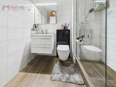 Badezimmer; fliesenboden, renoviert, tageslicht, moderner stil