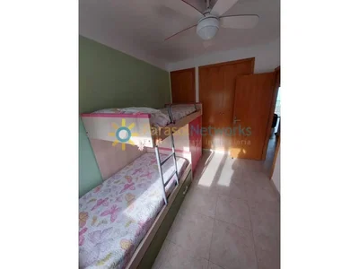 Çocuk odası; doğal ışık, fayans zemin