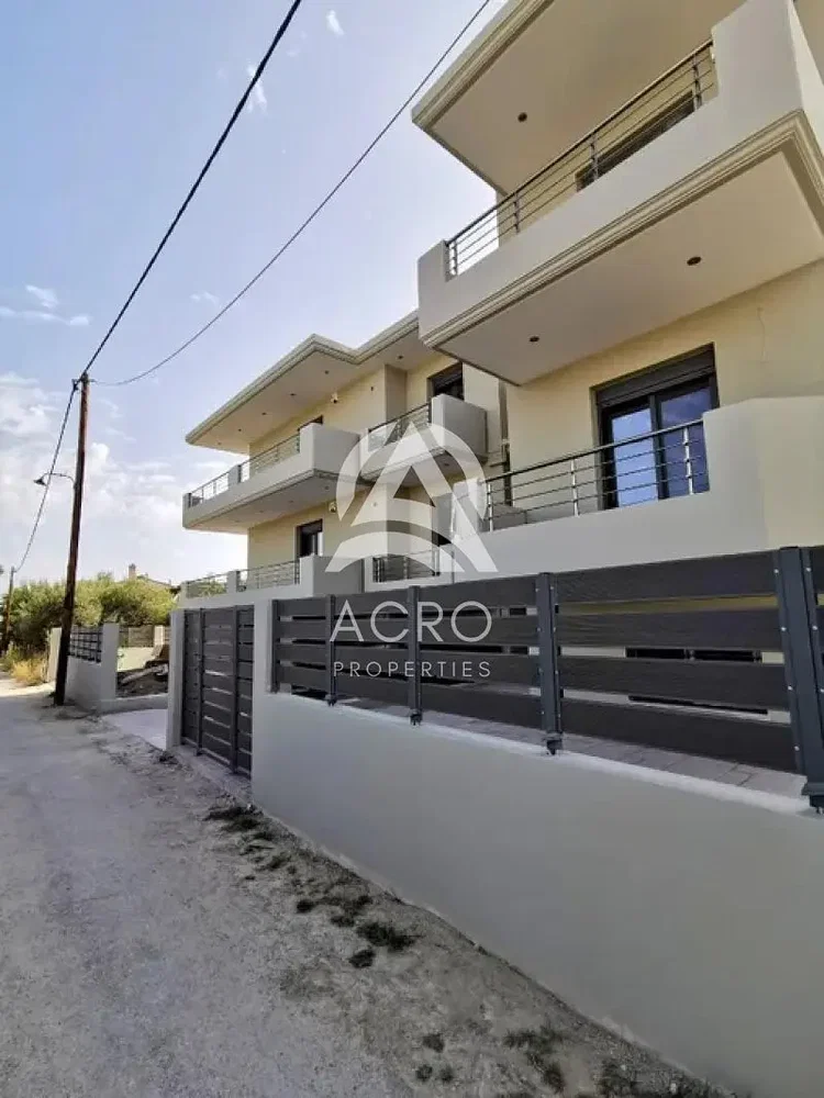 Кућа и околина