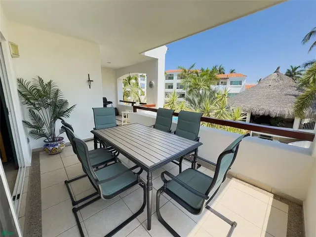 Тераса; поглед, природно светло, плочице