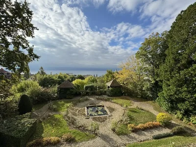 Haus und umgebung; blick, tageslicht