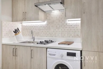Cuisine; électroménager, rénové, lumière naturelle