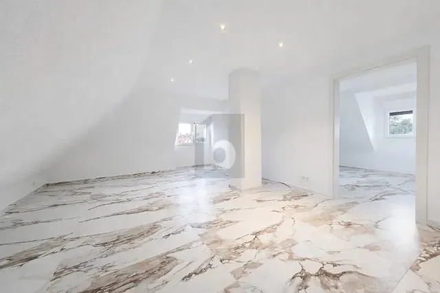 Other; tile floor, natural light