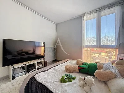 Yatak odası; manzara, doğal ışık